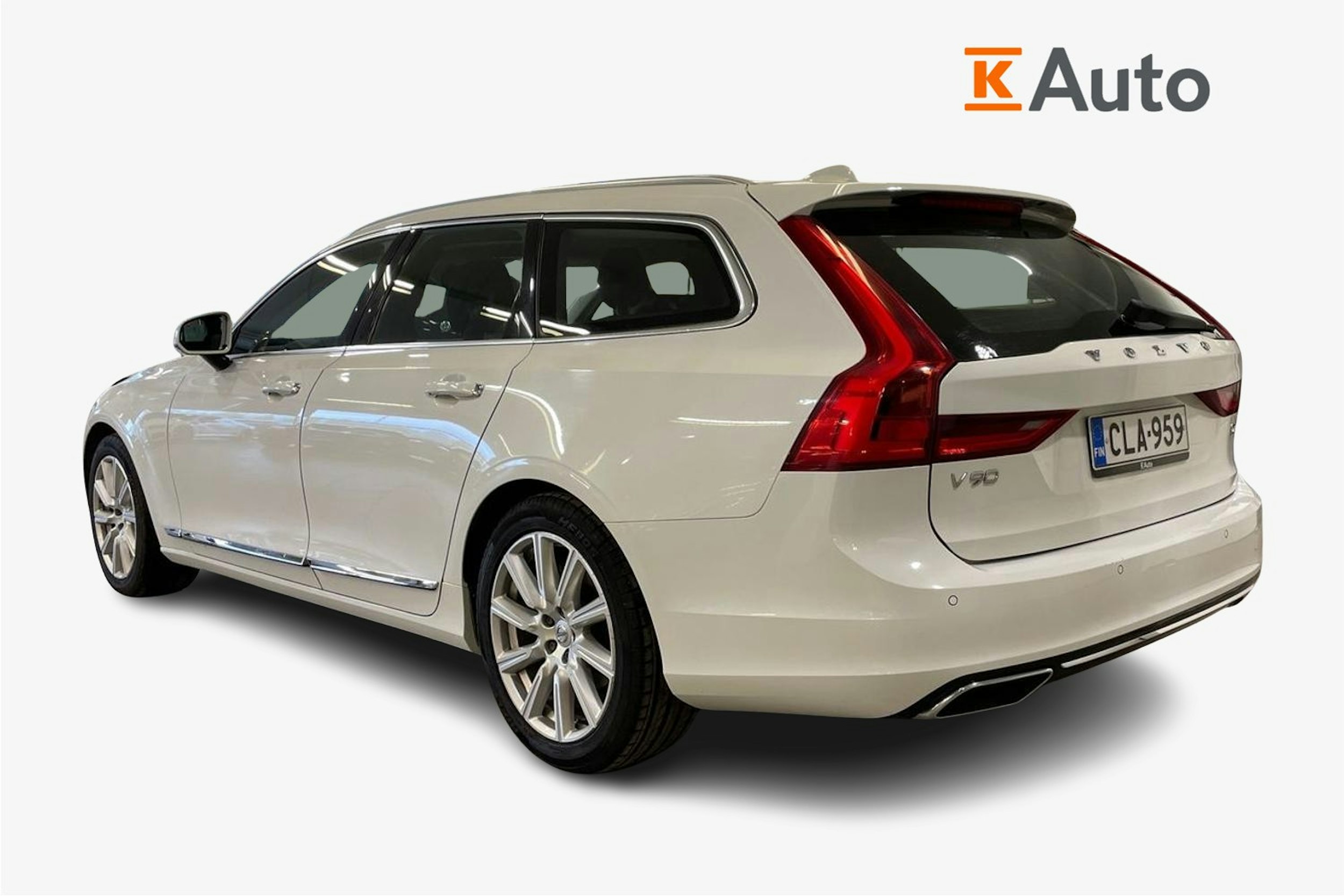 valkoinen Volvo V90 2017 kuva 2.