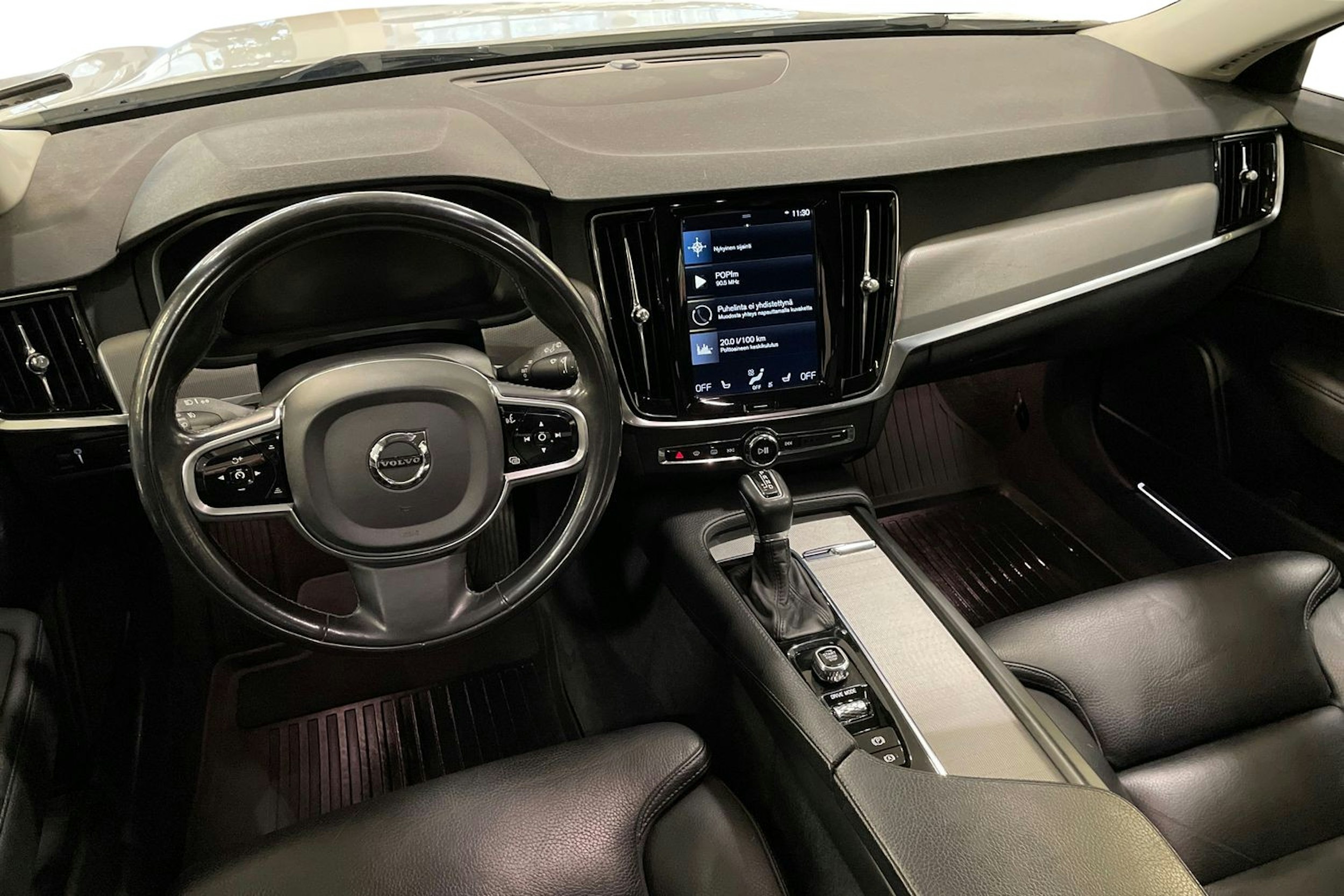 valkoinen Volvo V90 2017 kuva 9.