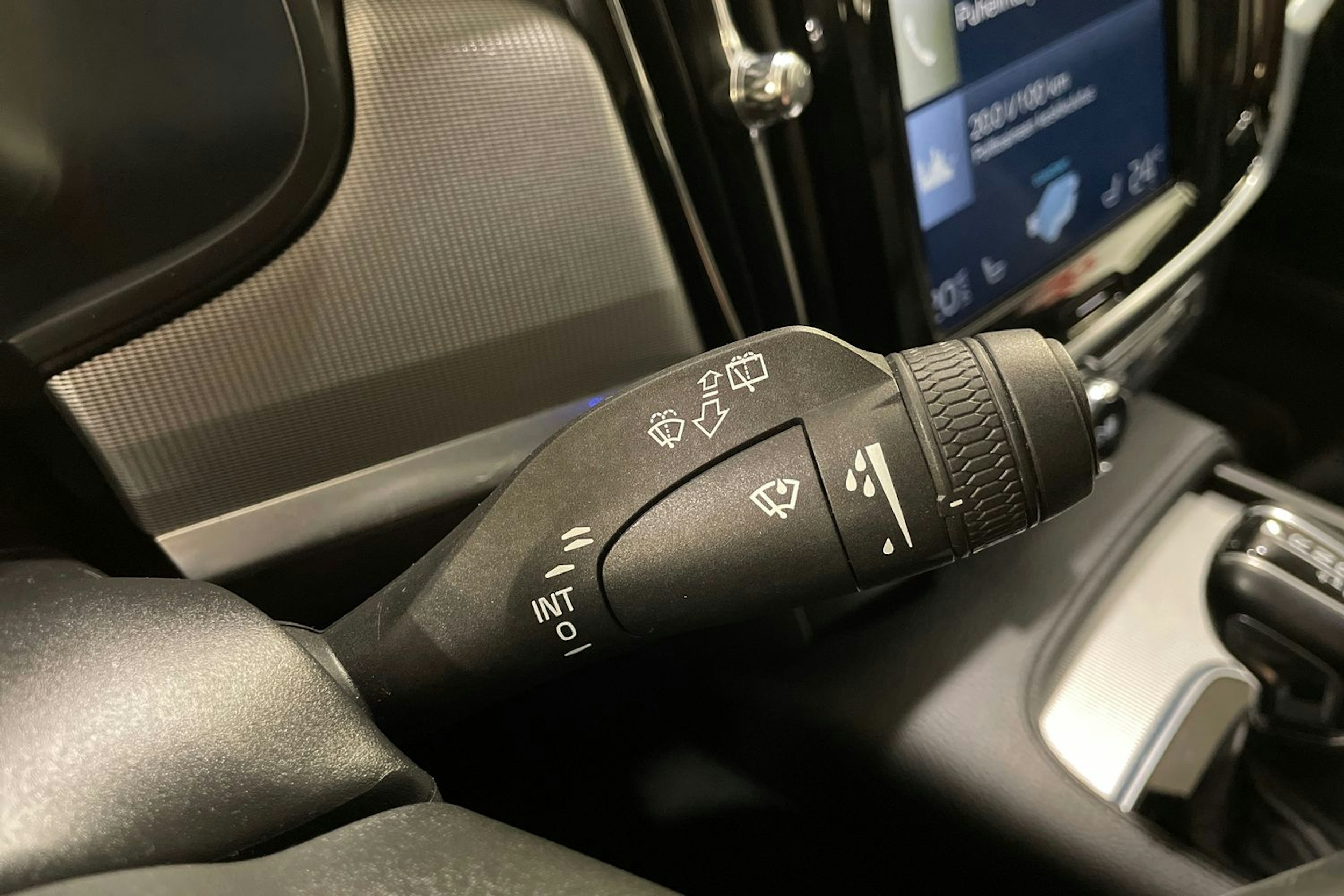 valkoinen Volvo V90 2017 kuva 15.