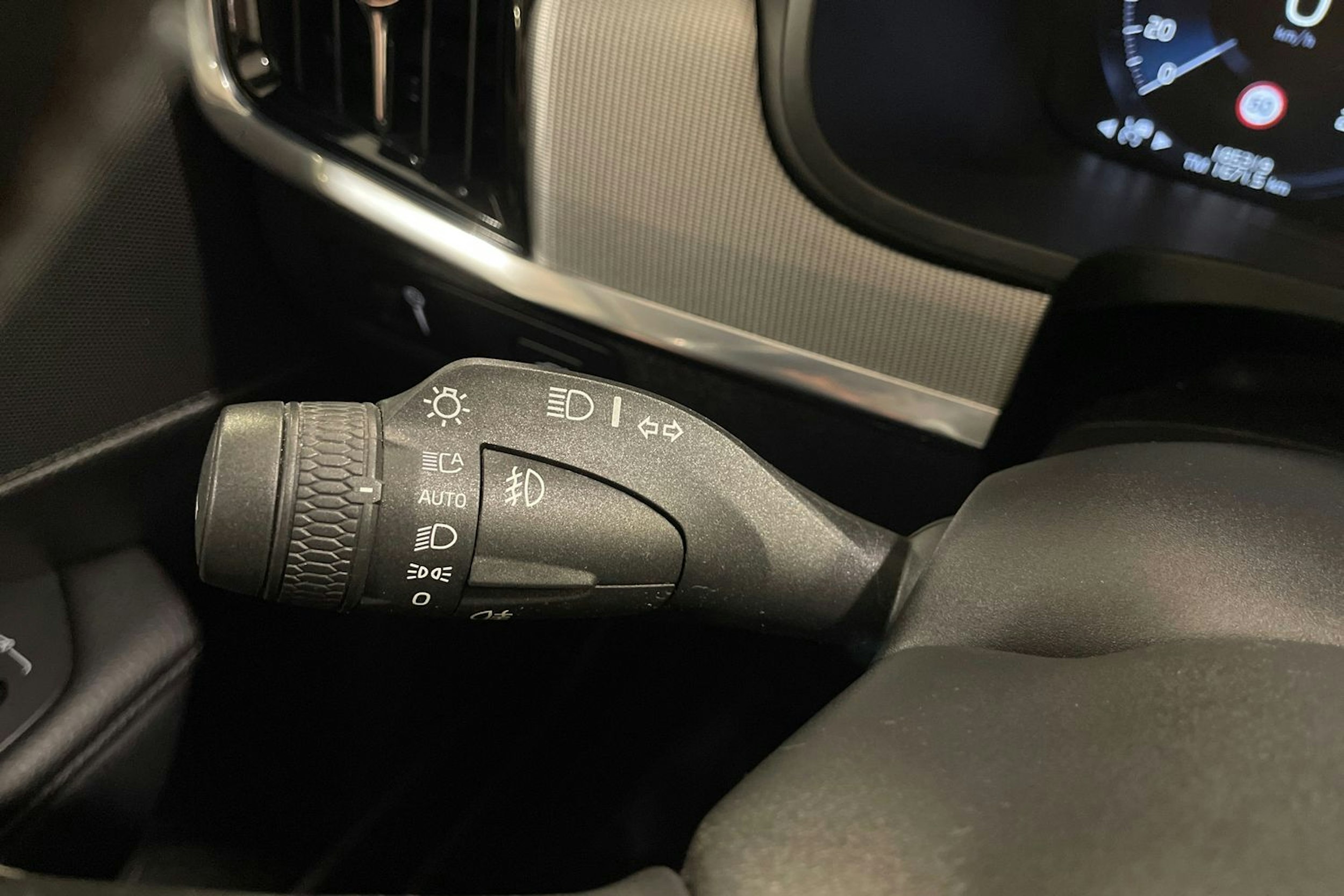valkoinen Volvo V90 2017 kuva 16.