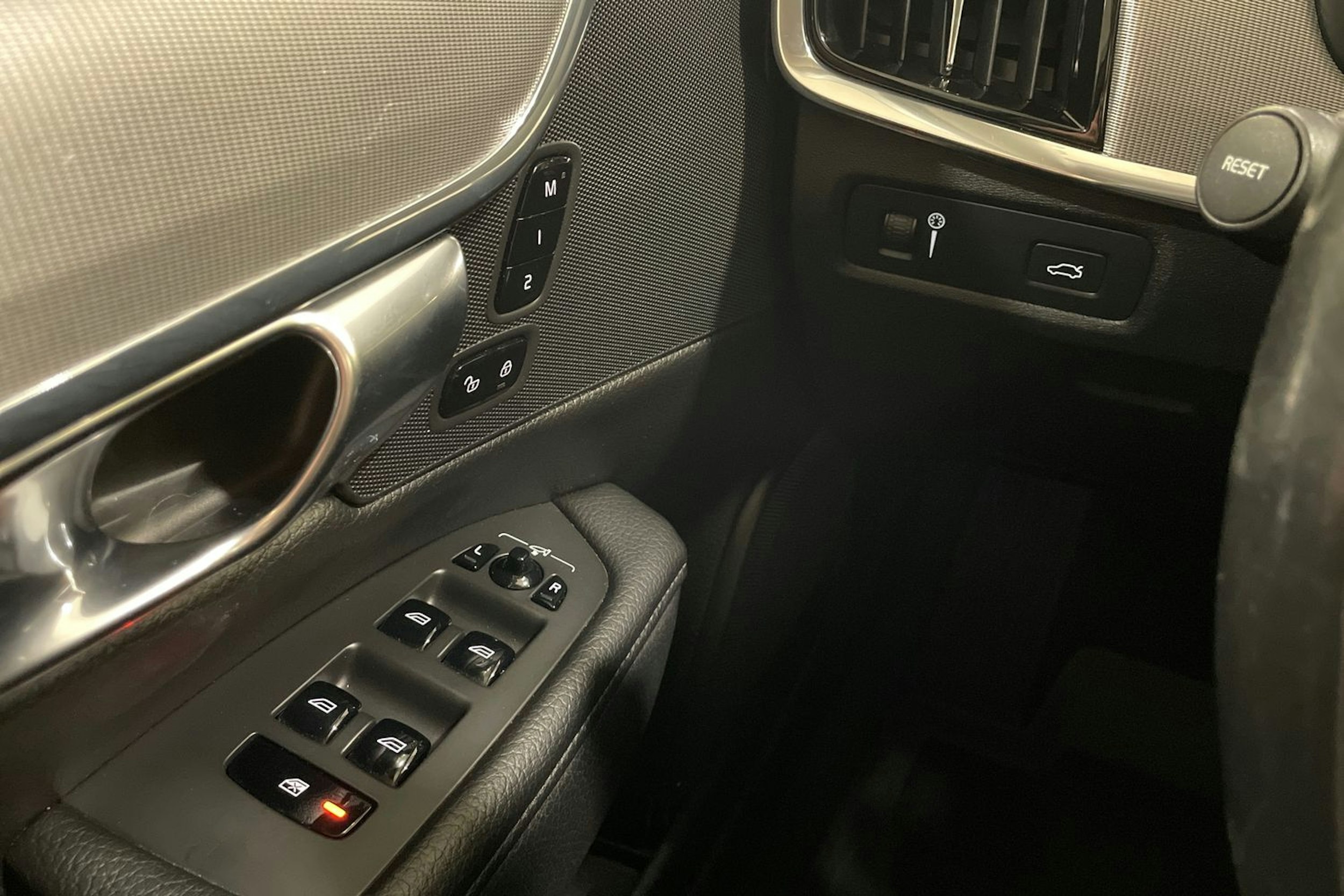 valkoinen Volvo V90 2017 kuva 17.