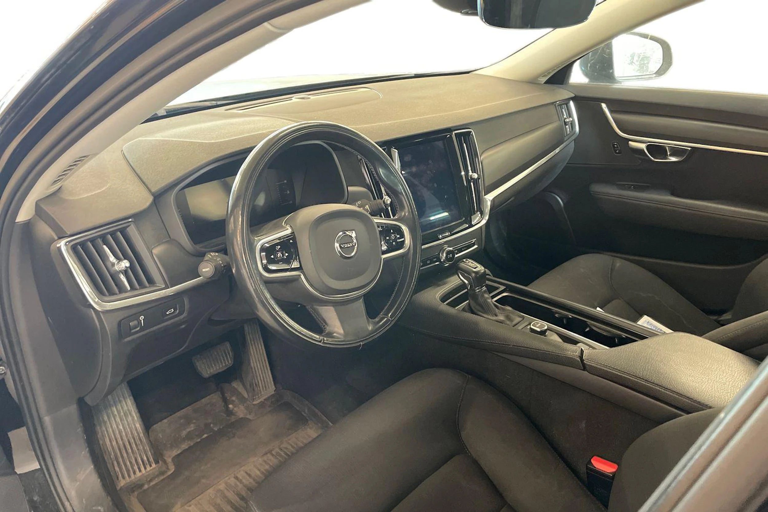 Musta Volvo V90 2017 kuva 3.