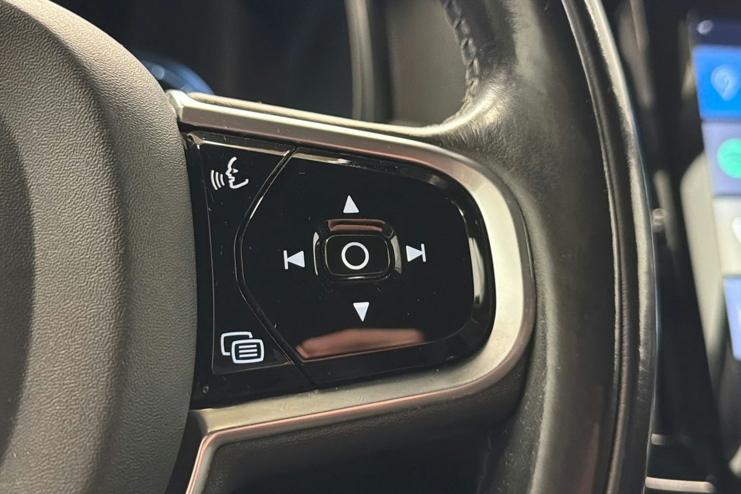 musta Volvo V90 2017 kuva 11.