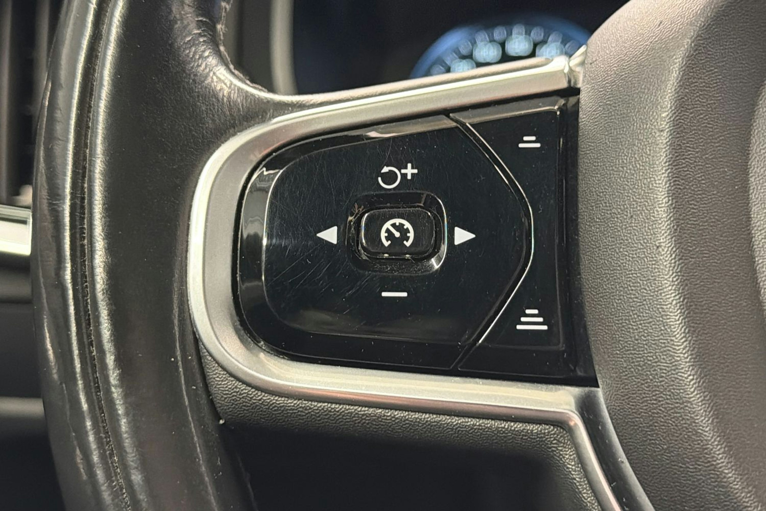 musta Volvo V90 2017 kuva 12.