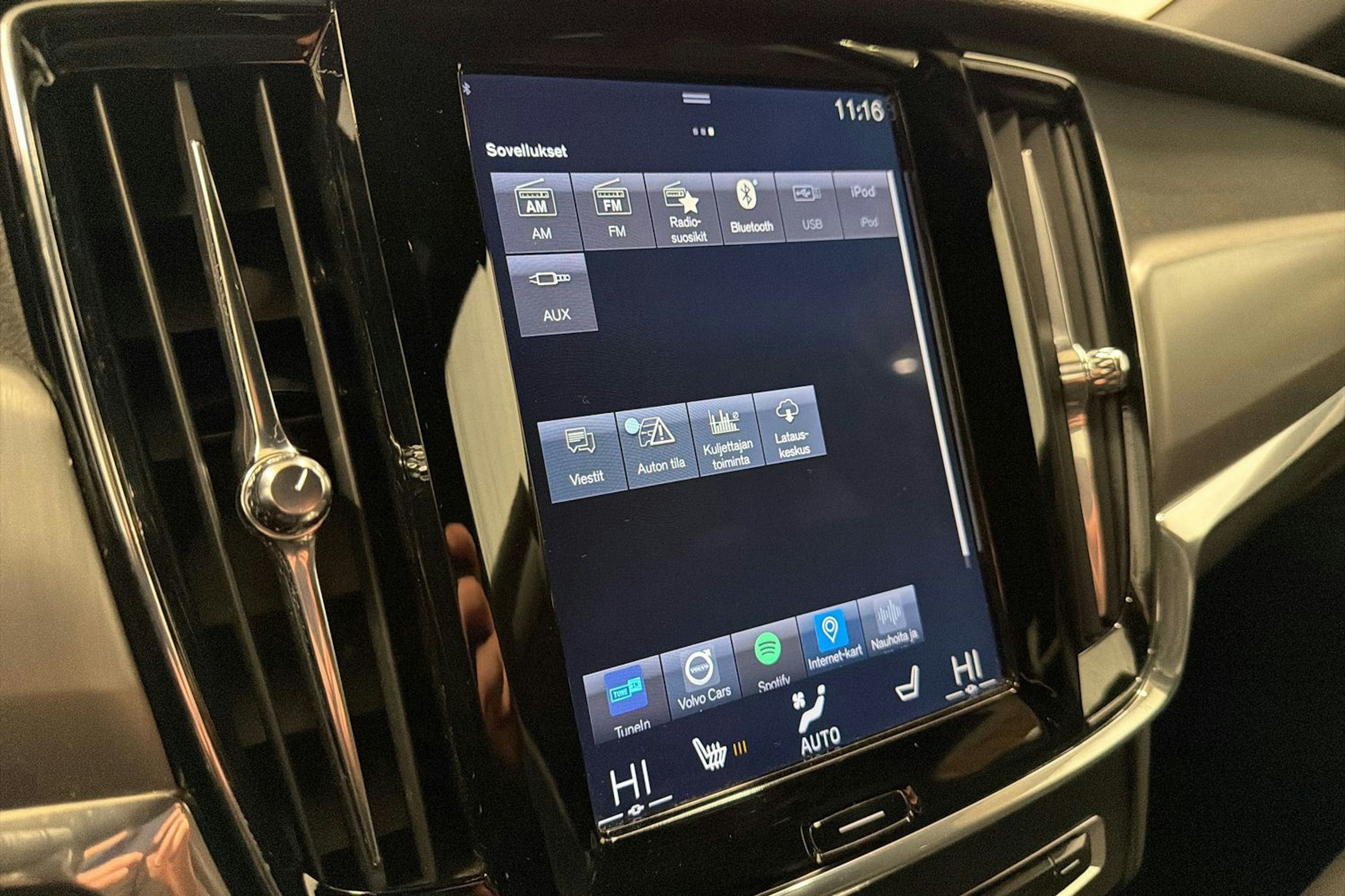 musta Volvo V90 2017 kuva 15.