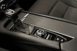 musta Volvo V90 2017 kuva 18.