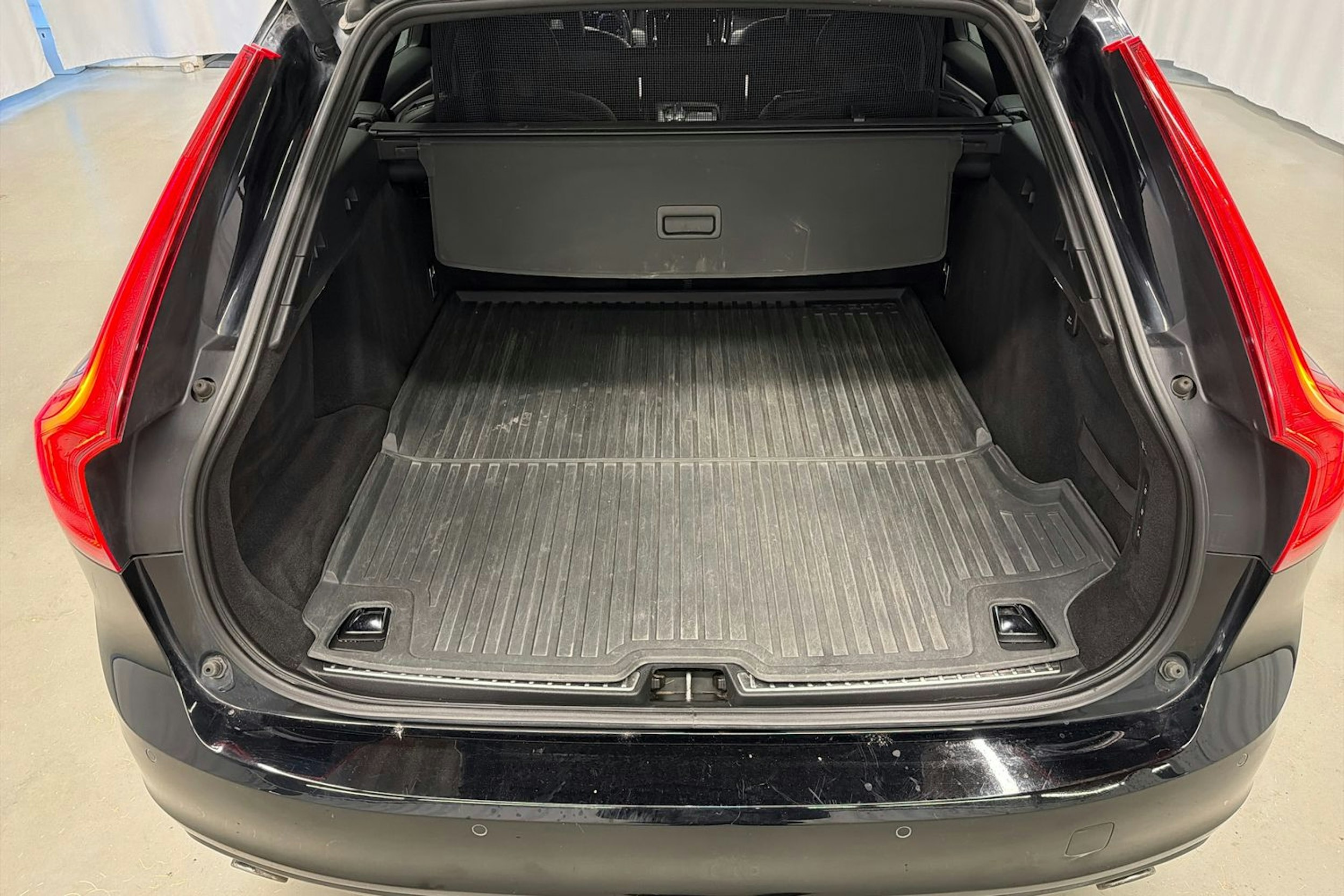 musta Volvo V90 2017 kuva 20.