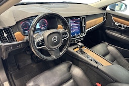 sininen Volvo V90 2017 kuva 6.