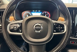 sininen Volvo V90 2017 kuva 12.