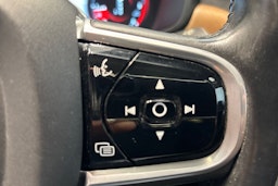 sininen Volvo V90 2017 kuva 14.