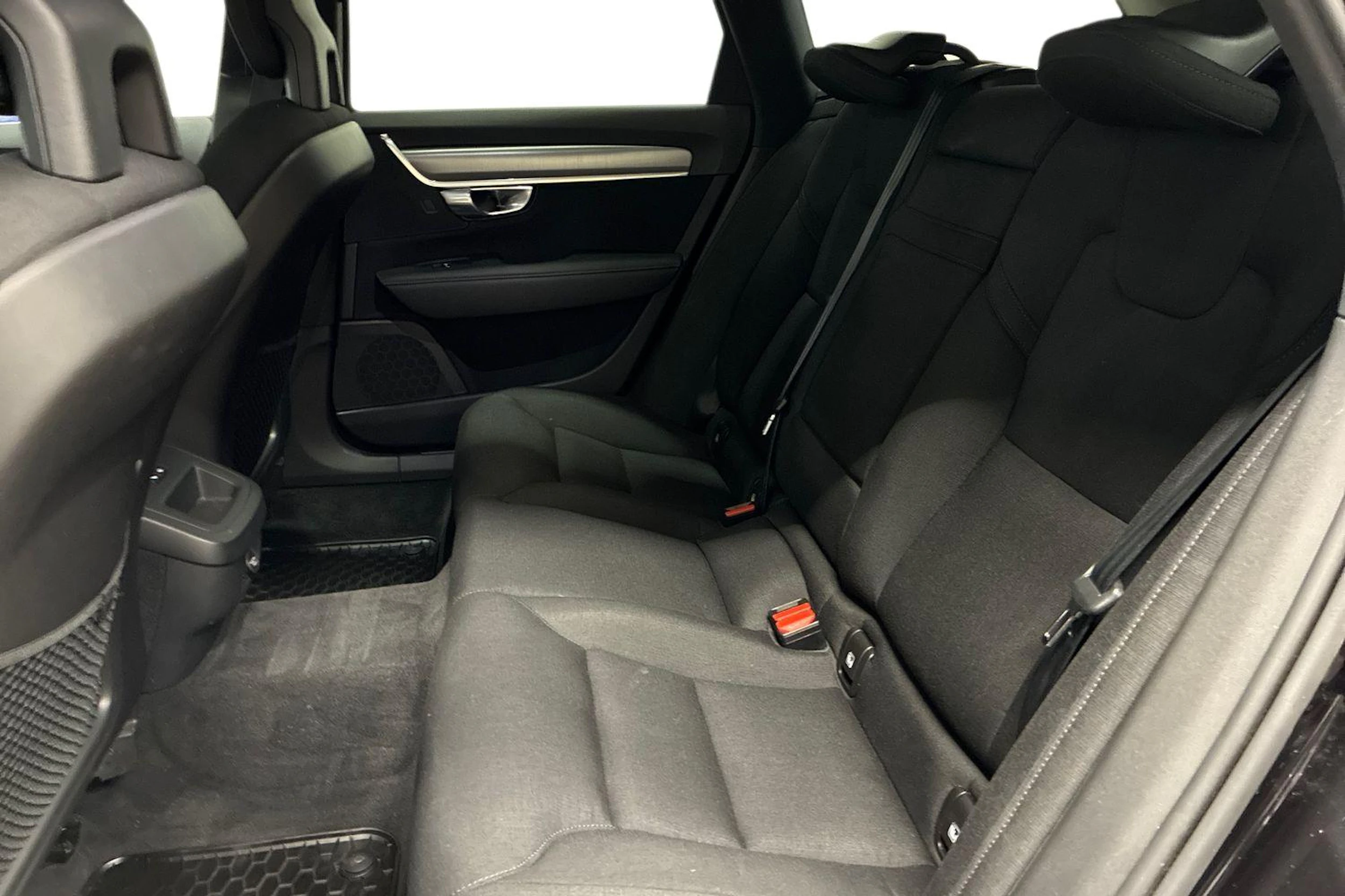 musta Volvo V90 2018 kuva 8.