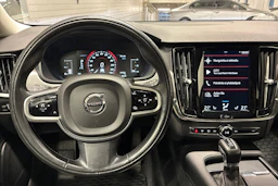 musta Volvo V90 2018 kuva 11.