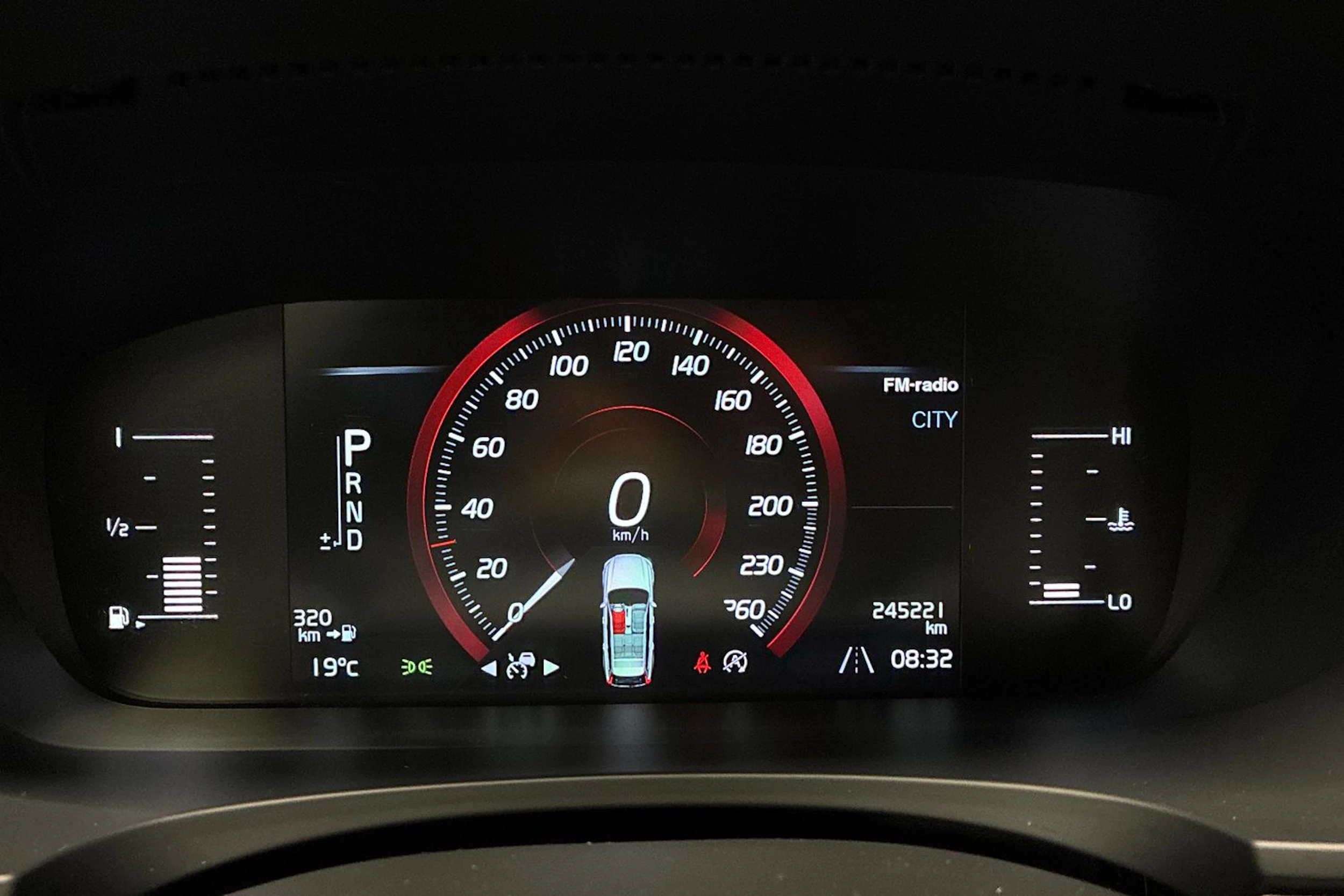 musta Volvo V90 2018 kuva 12.
