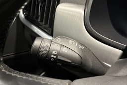 musta Volvo V90 2018 kuva 15.