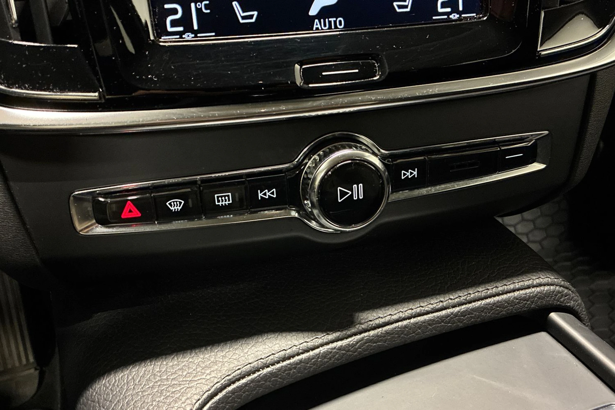 musta Volvo V90 2018 kuva 19.