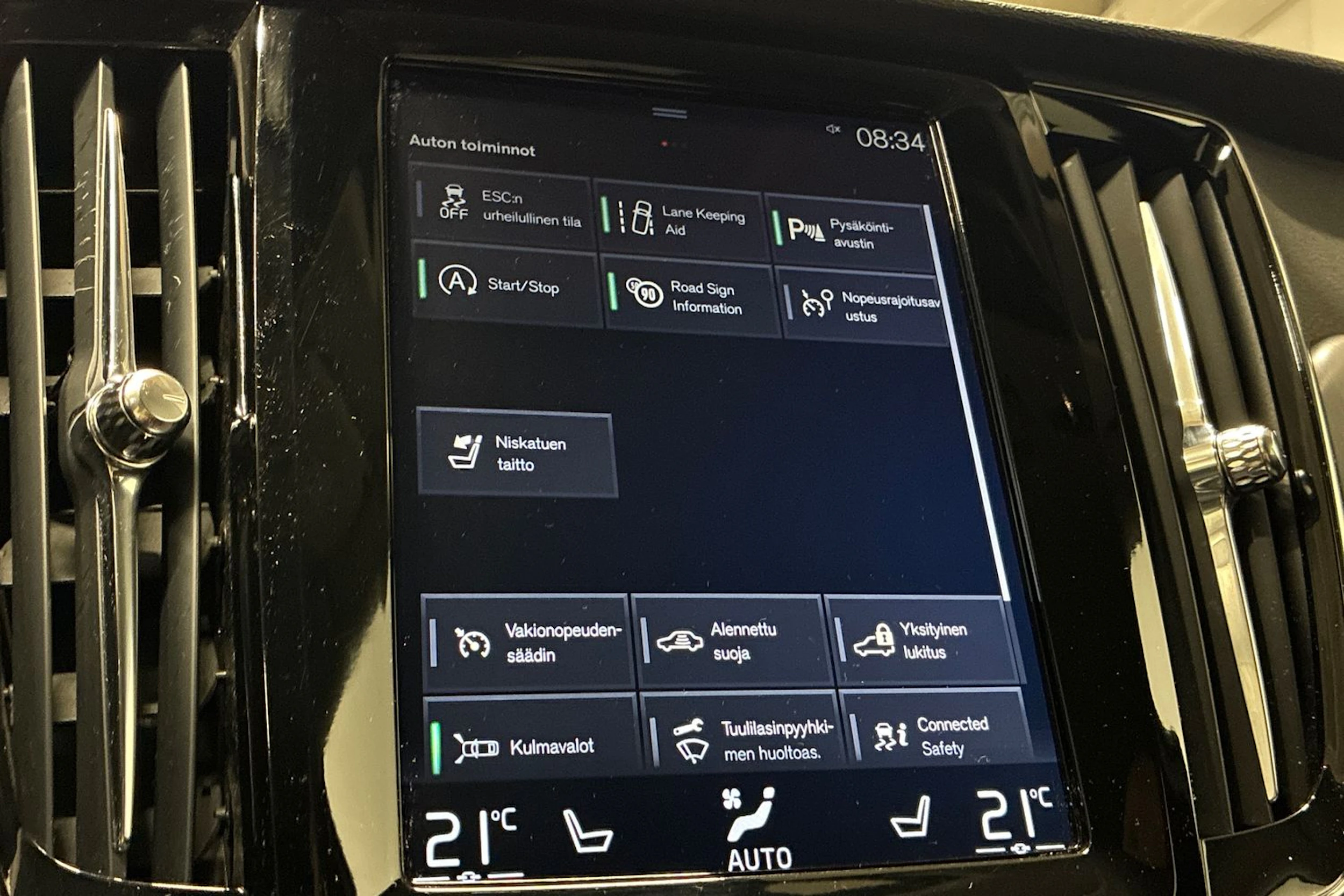 musta Volvo V90 2018 kuva 23.