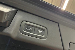 musta Volvo V90 2018 kuva 29.