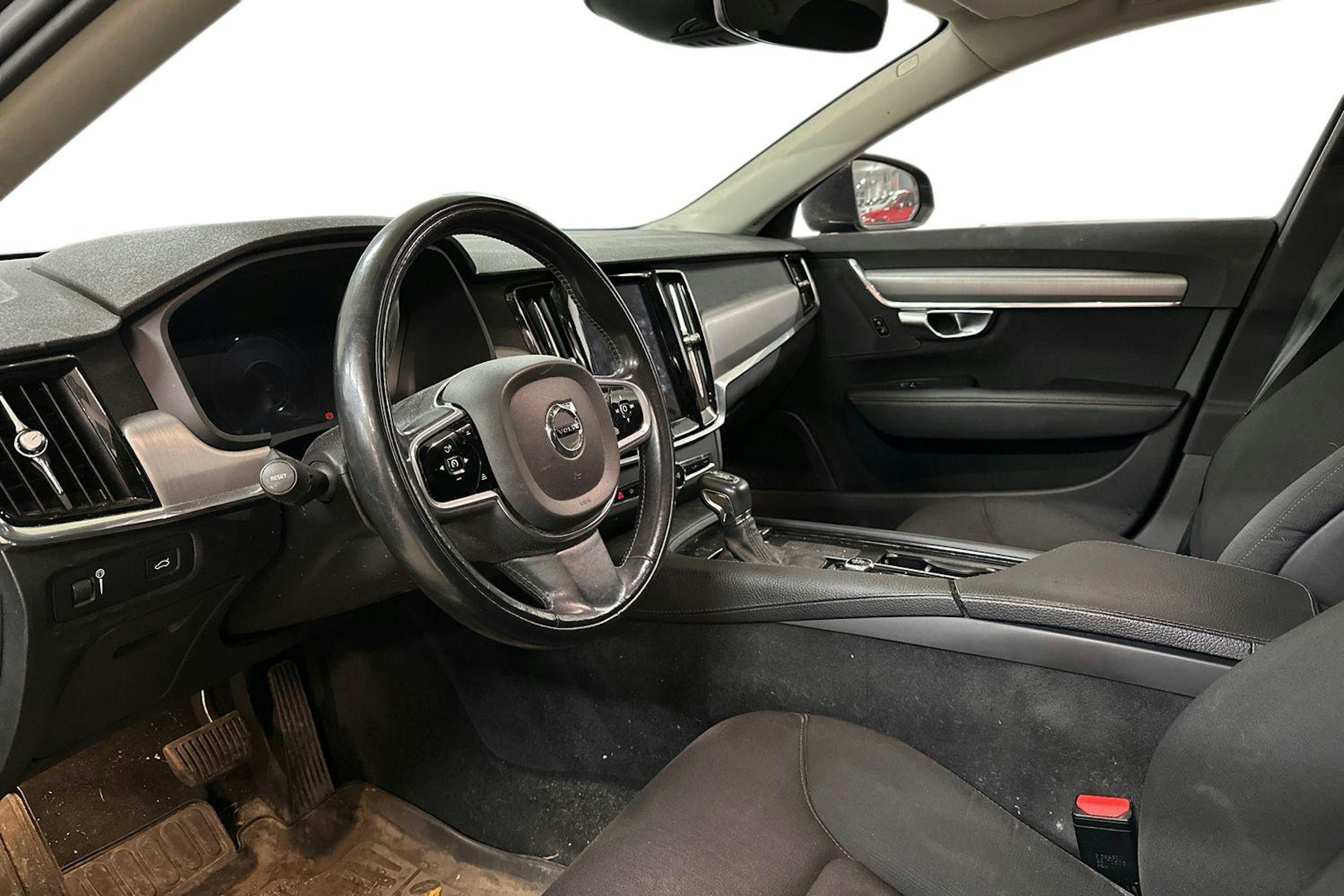 harmaa Volvo V90 2017 kuva 3.