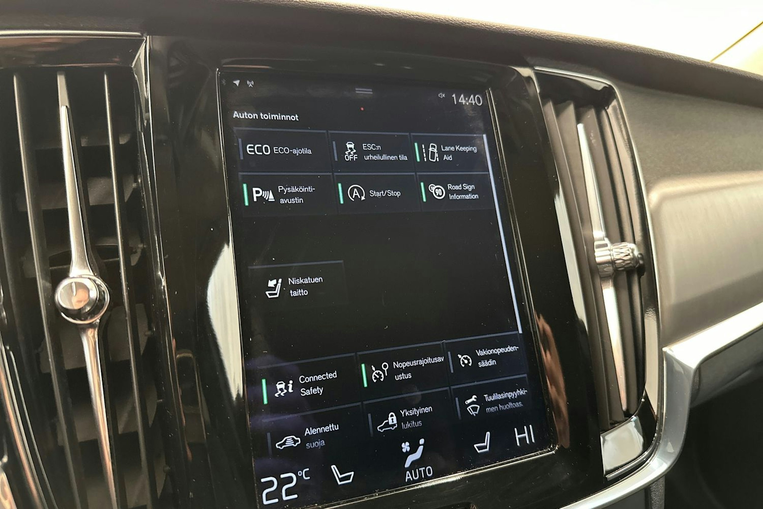 harmaa Volvo V90 2017 kuva 17.