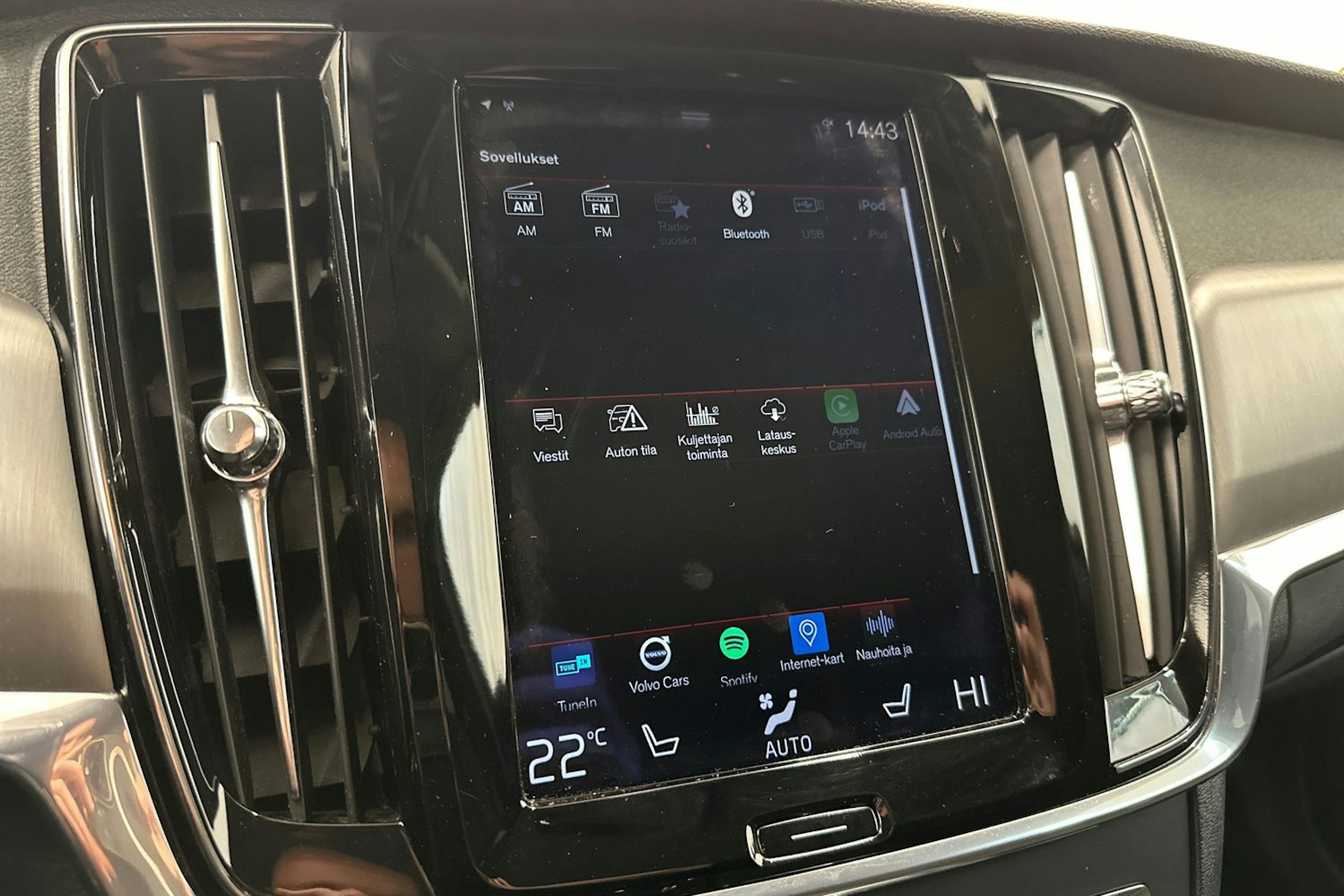 harmaa Volvo V90 2017 kuva 19.