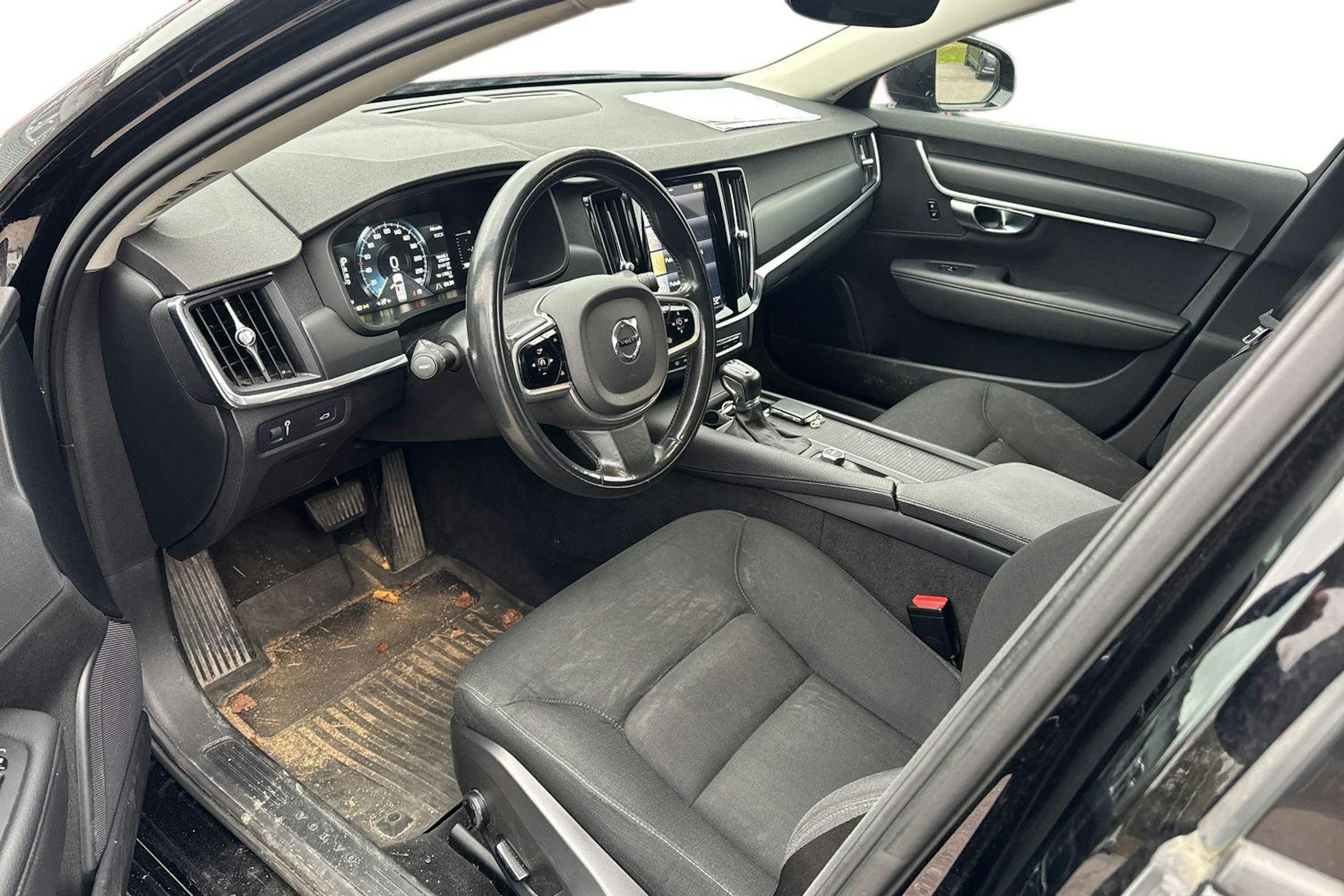 musta Volvo V90 2017 kuva 3.