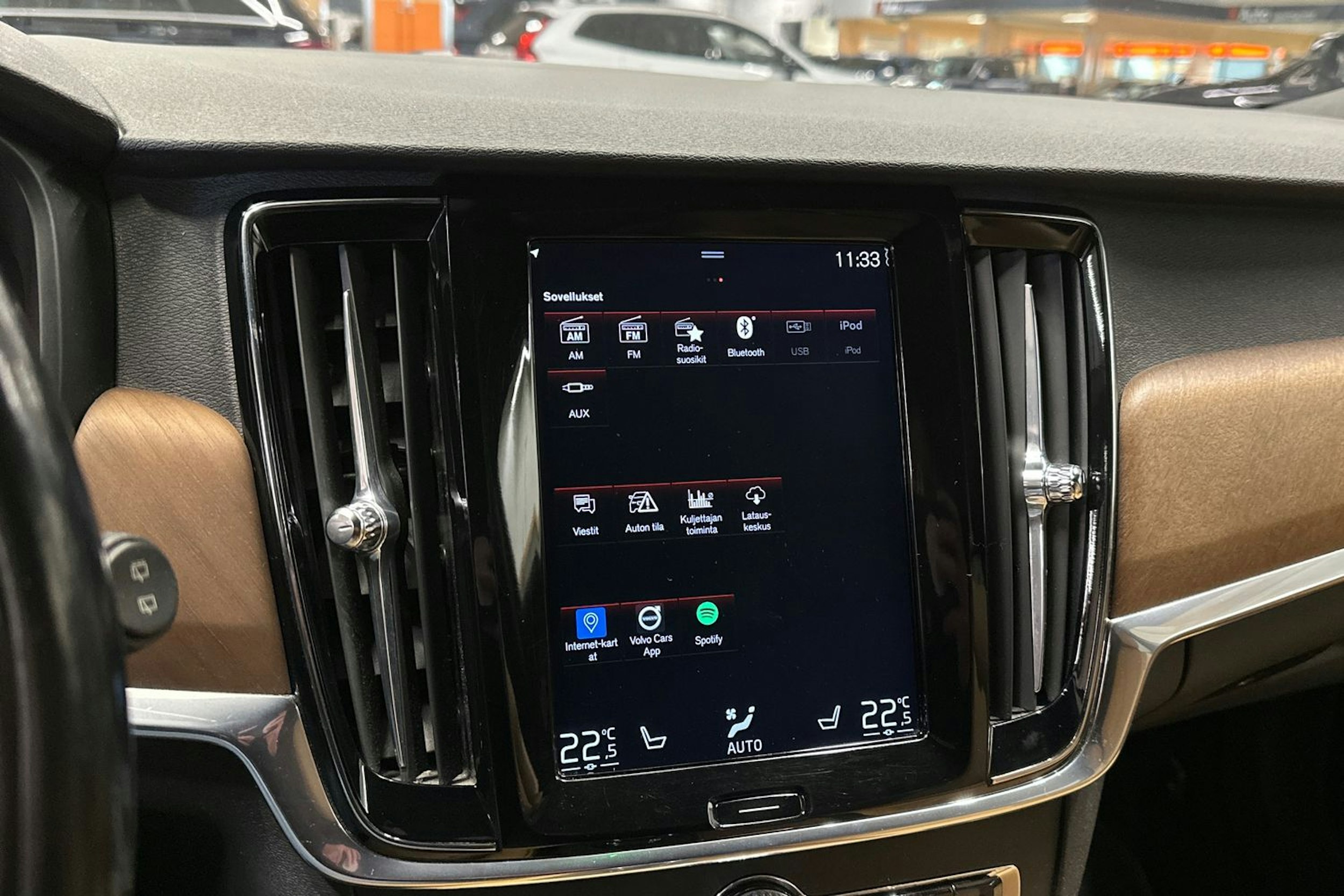 valkoinen Volvo V90 2017 kuva 19.