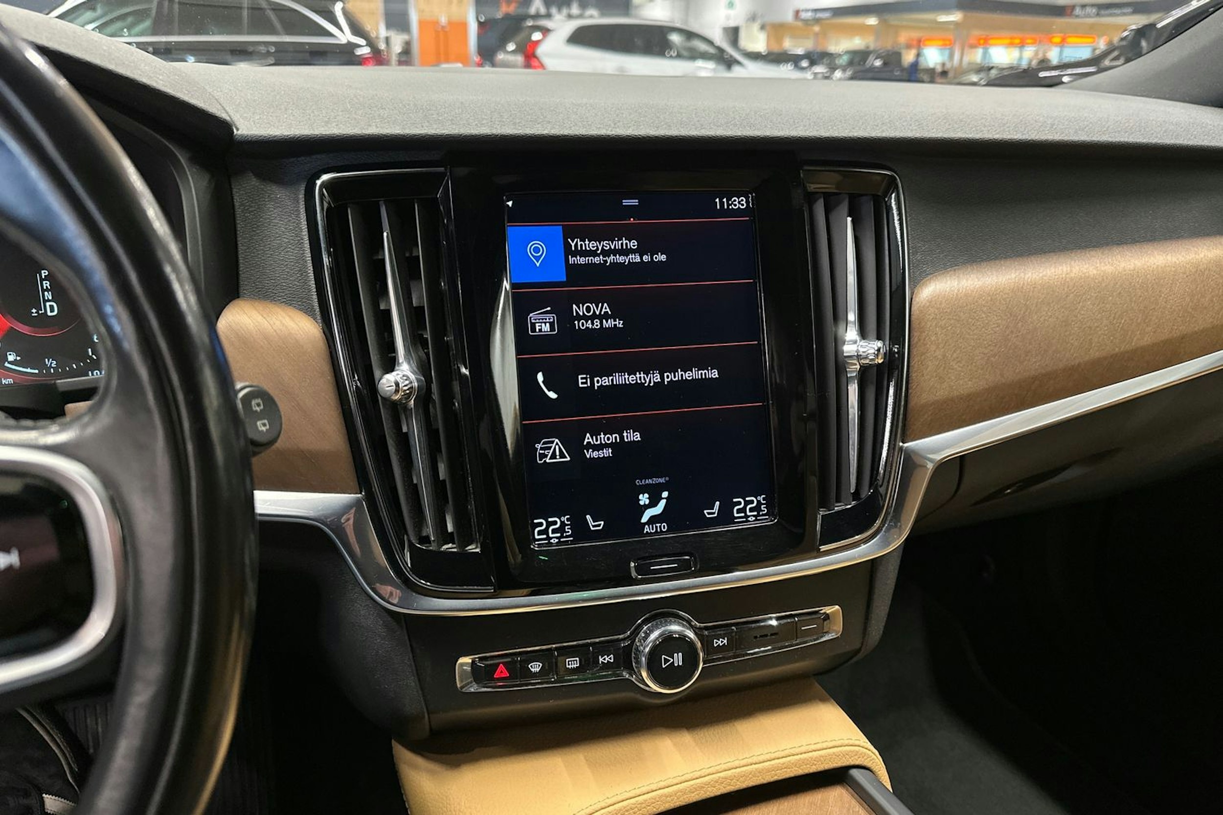 valkoinen Volvo V90 2017 kuva 21.