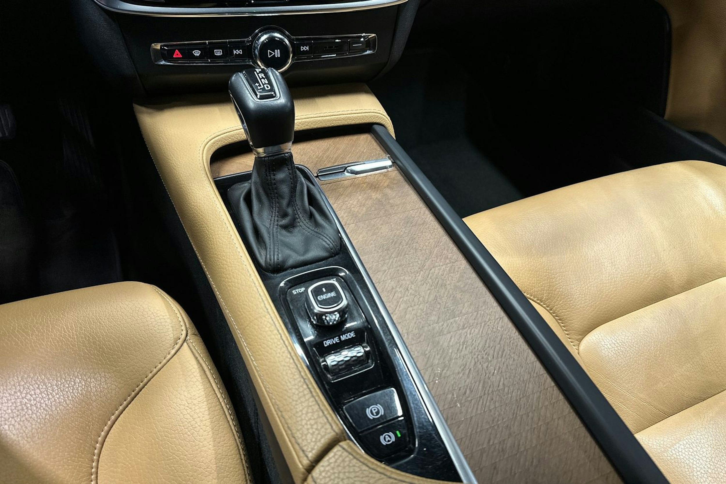 valkoinen Volvo V90 2017 kuva 22.