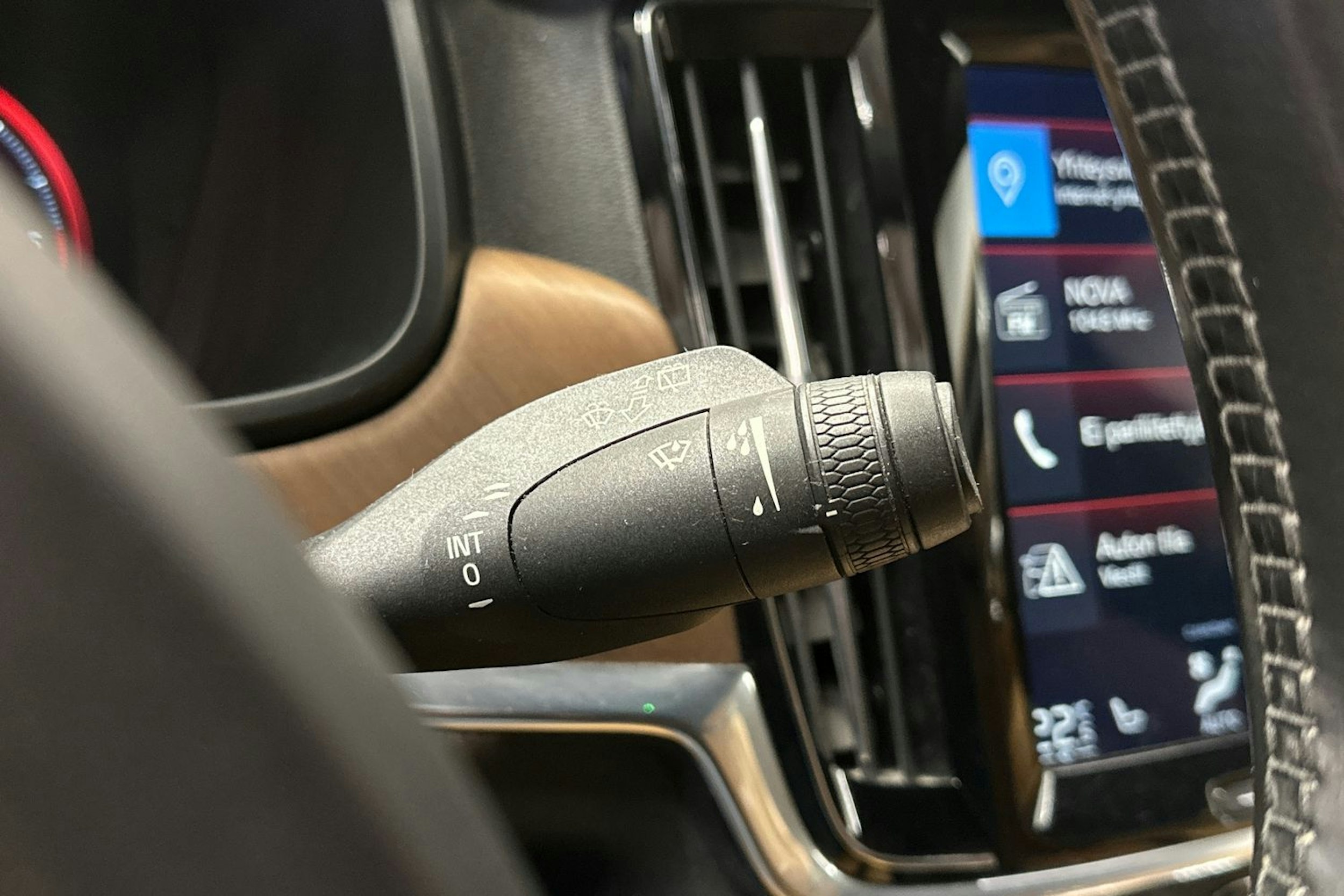 valkoinen Volvo V90 2017 kuva 28.