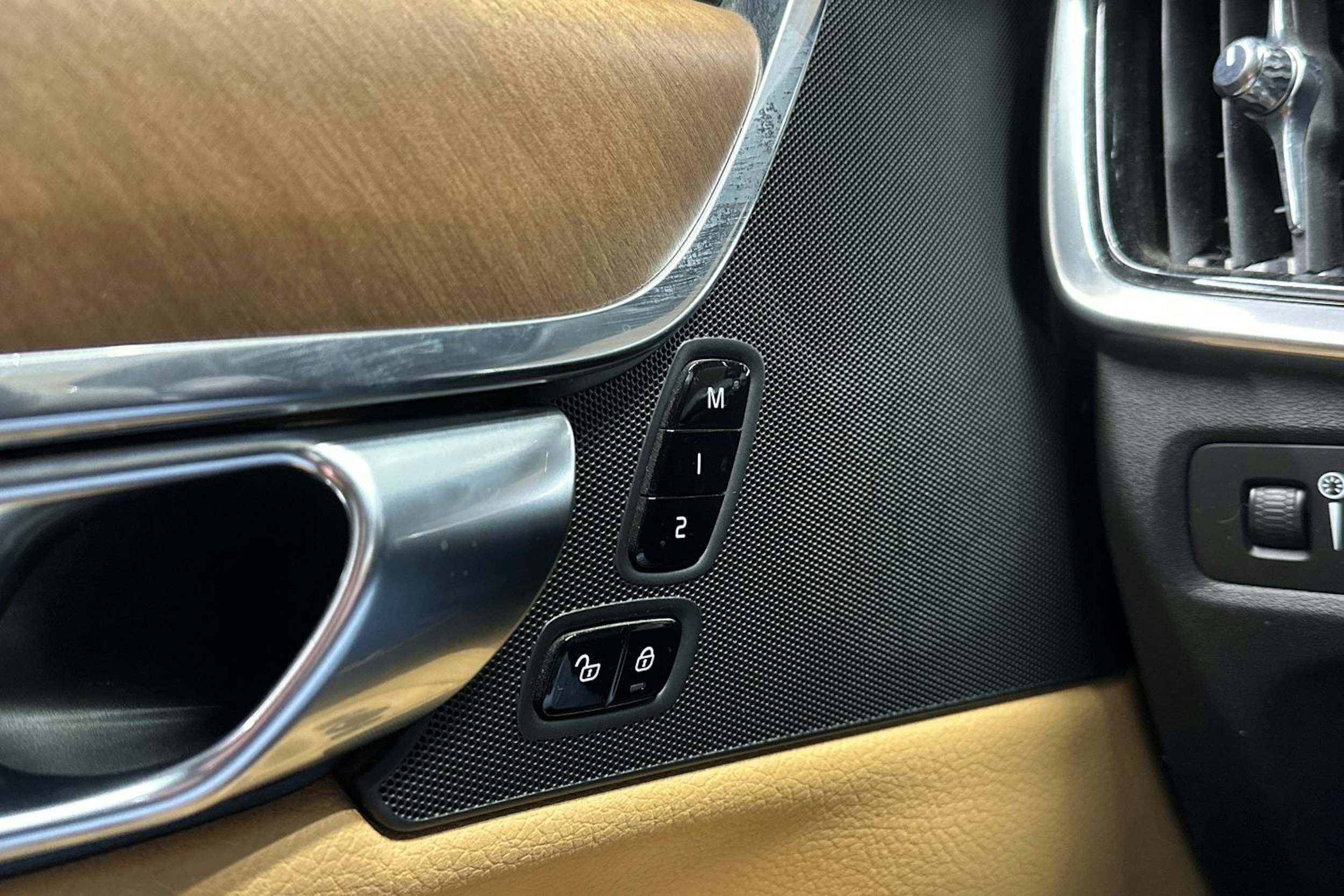 valkoinen Volvo V90 2017 kuva 29.