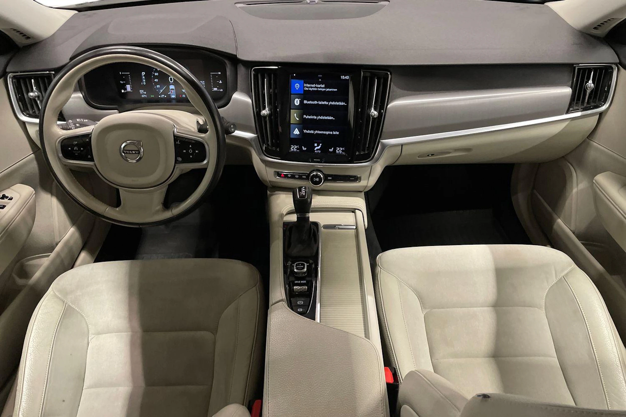valkoinen Volvo V90 2017 kuva 9.
