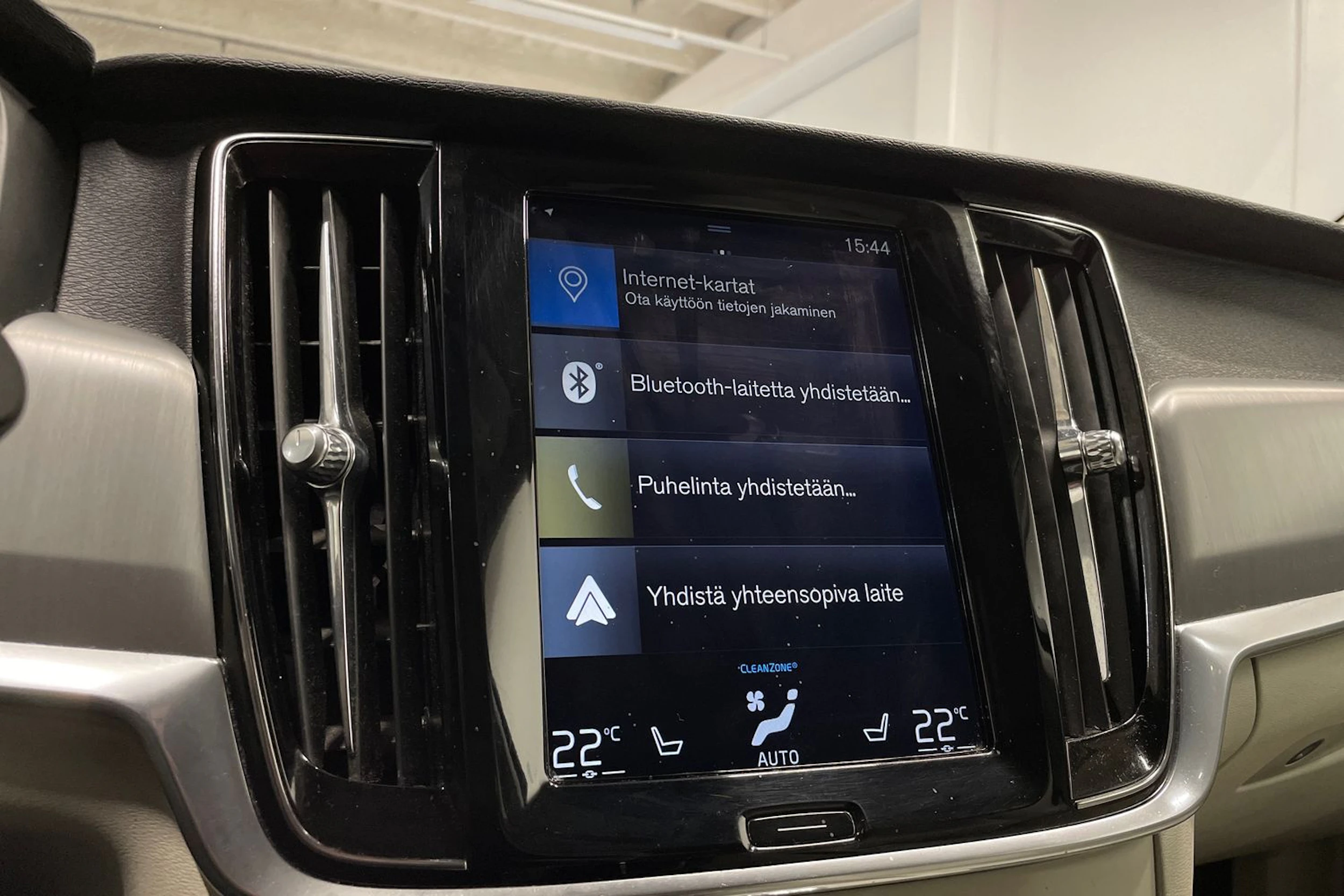 valkoinen Volvo V90 2017 kuva 21.