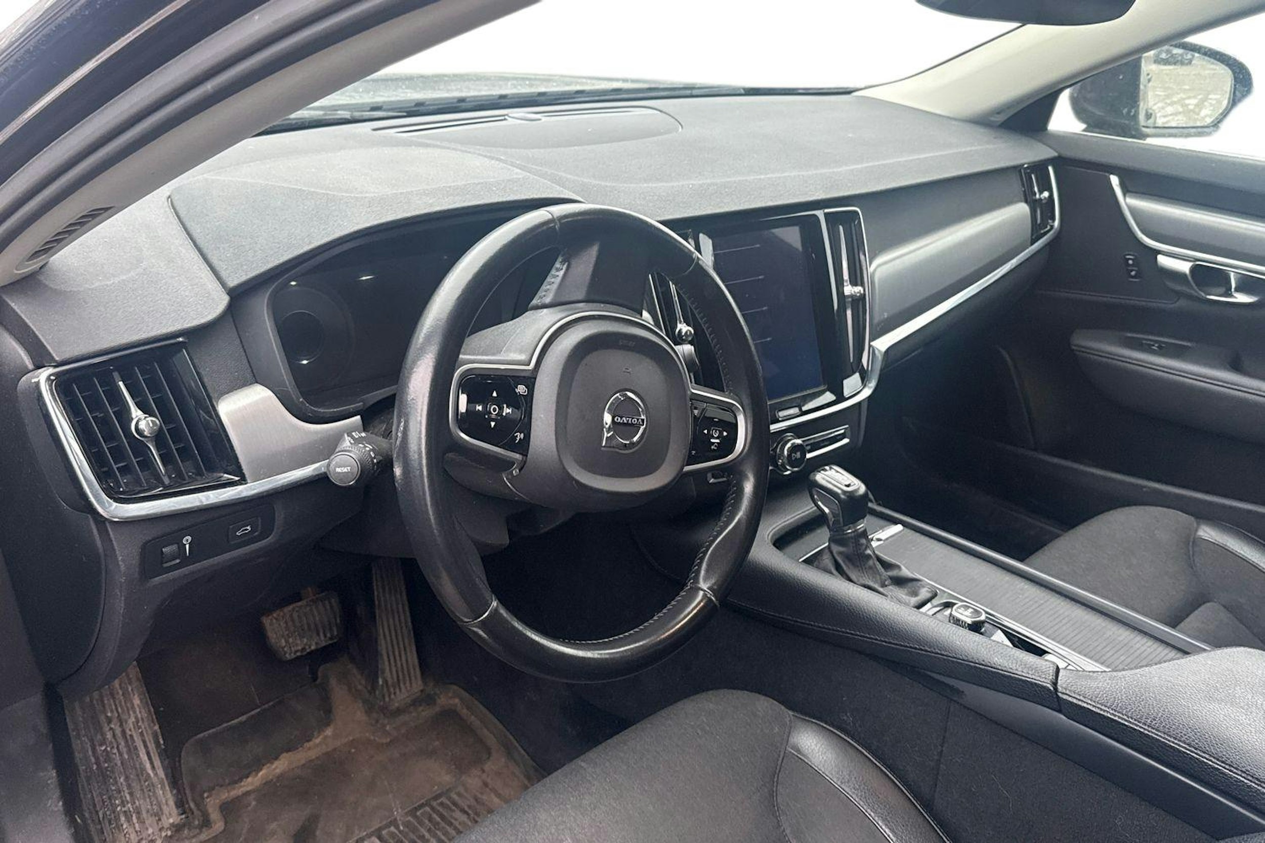 musta Volvo V90 2017 kuva 3.