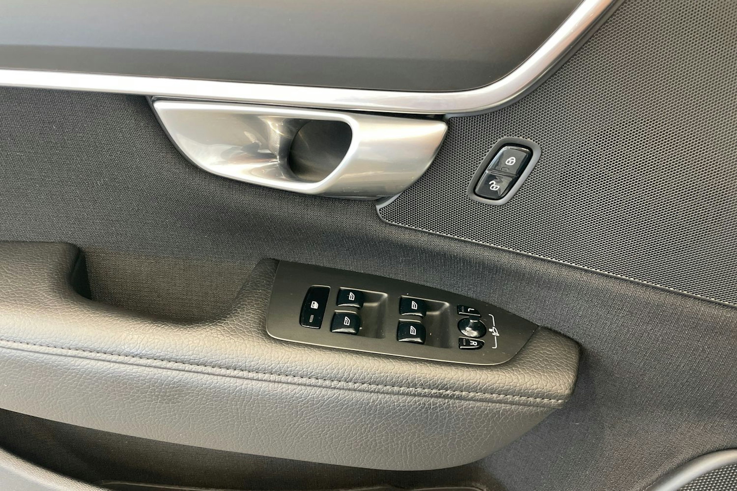 valkoinen Volvo V90 2017 kuva 17.