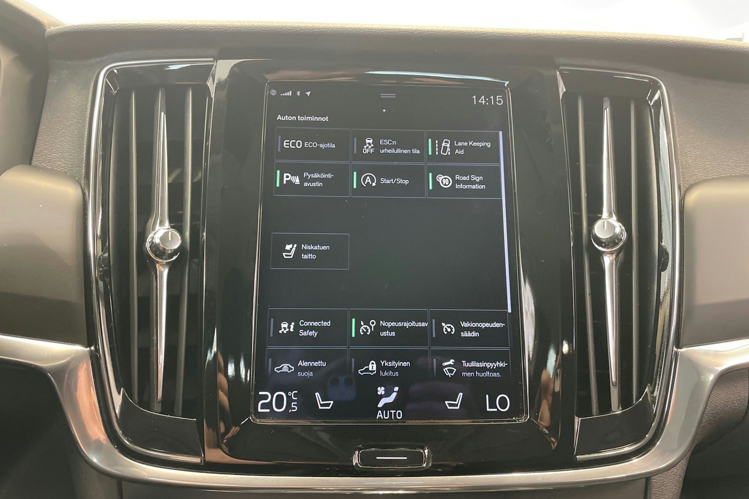 valkoinen Volvo V90 2017 kuva 18.