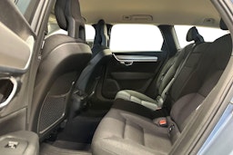 sininen Volvo V90 2017 kuva 12.
