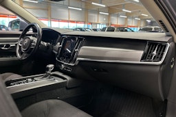 sininen Volvo V90 2017 kuva 13.