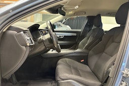 sininen Volvo V90 2017 kuva 16.