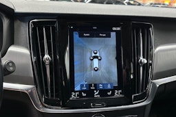 sininen Volvo V90 2017 kuva 18.