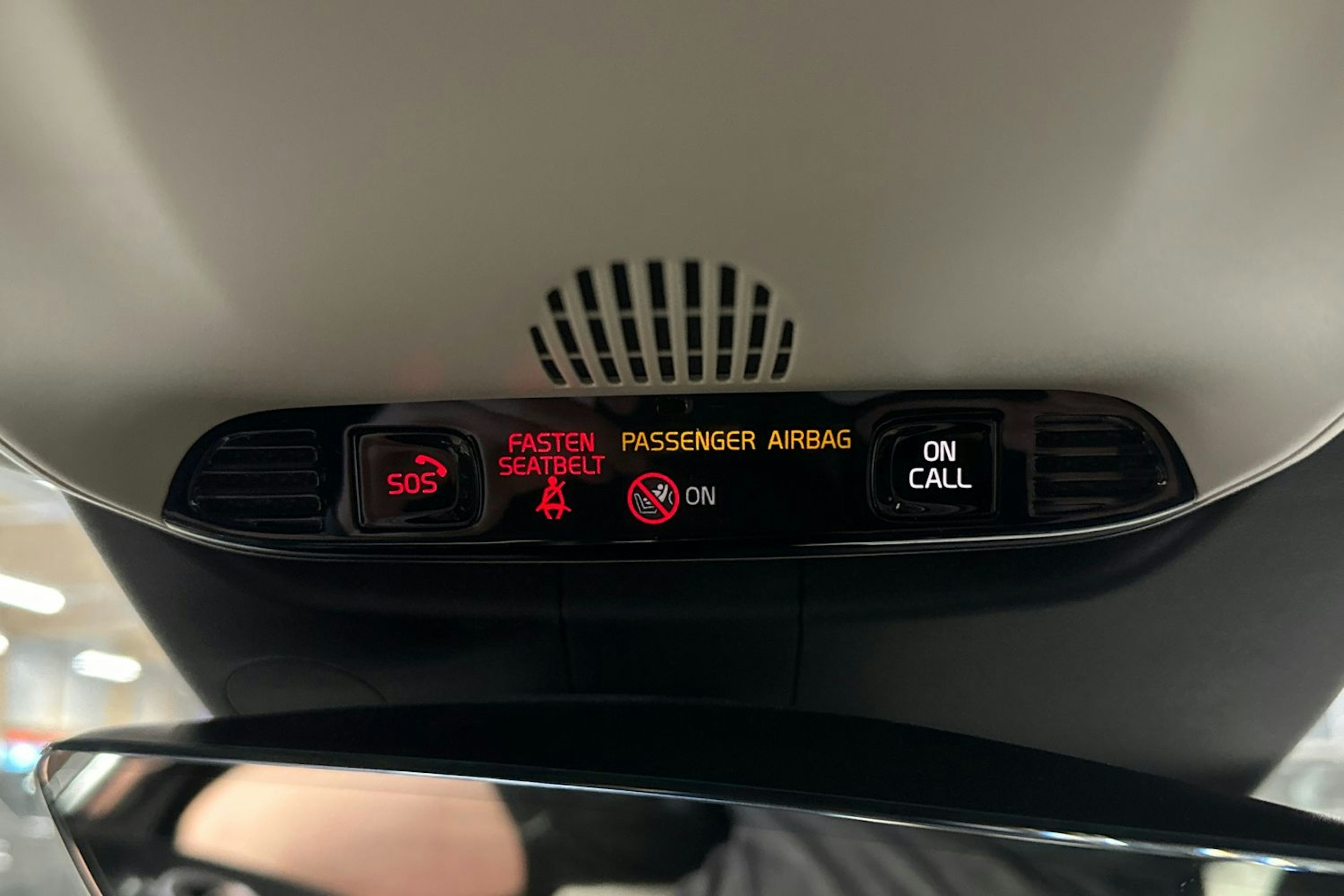 sininen Volvo V90 2017 kuva 23.