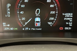 sininen Volvo V90 2017 kuva 25.