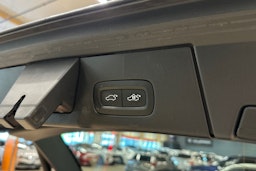 sininen Volvo V90 2017 kuva 30.
