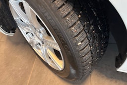 Valkoinen Volvo V90 2017 kuva 13.