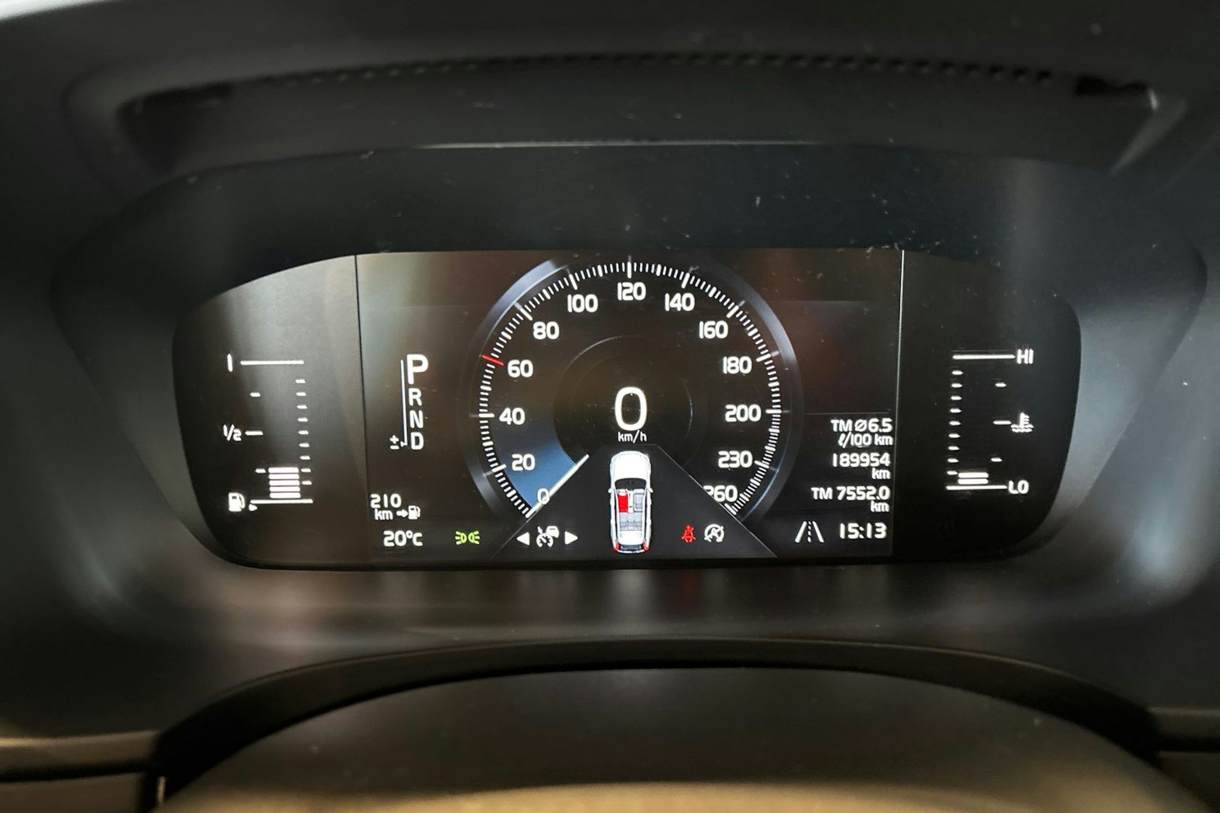 Valkoinen Volvo V90 2017 kuva 14.