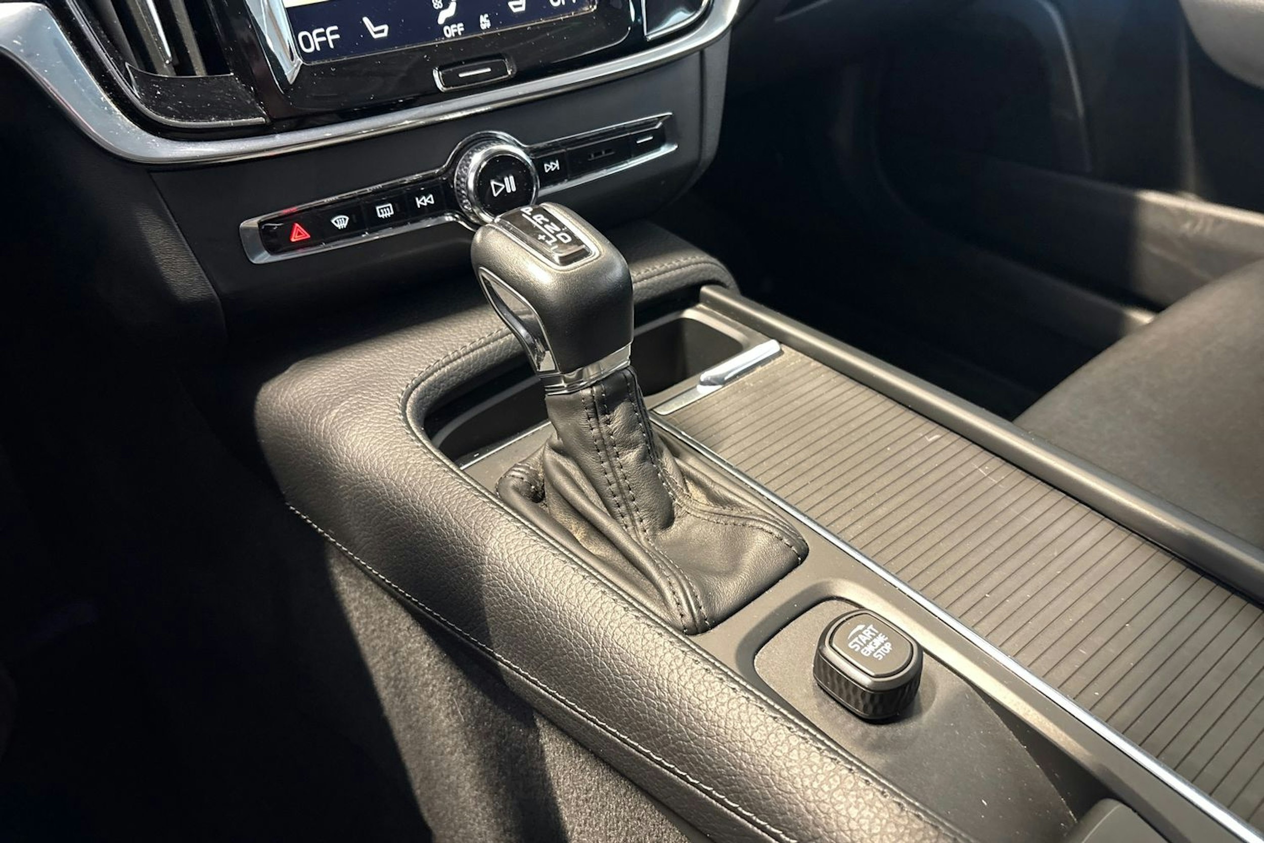 Valkoinen Volvo V90 2017 kuva 18.