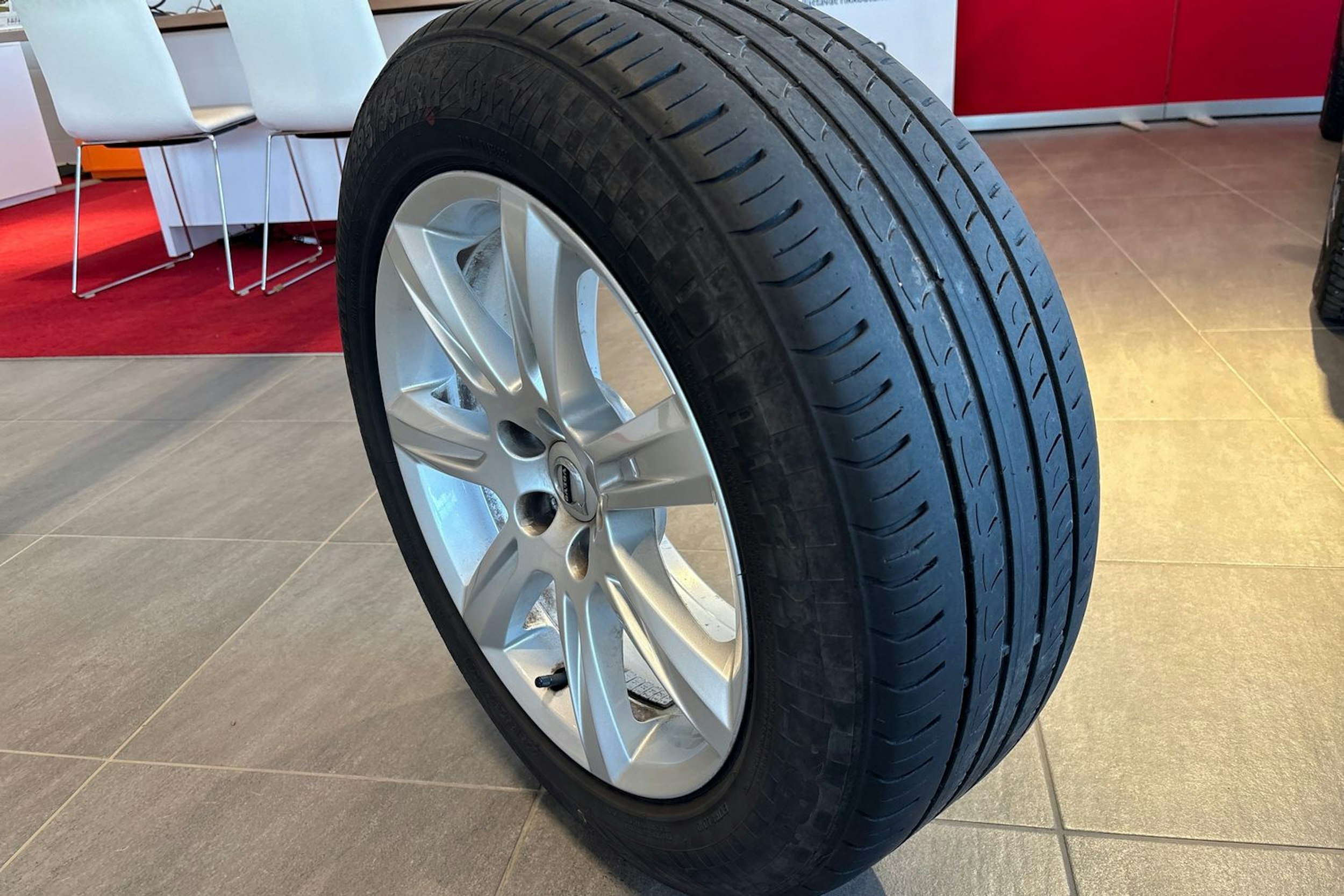 Valkoinen Volvo V90 2017 kuva 20.