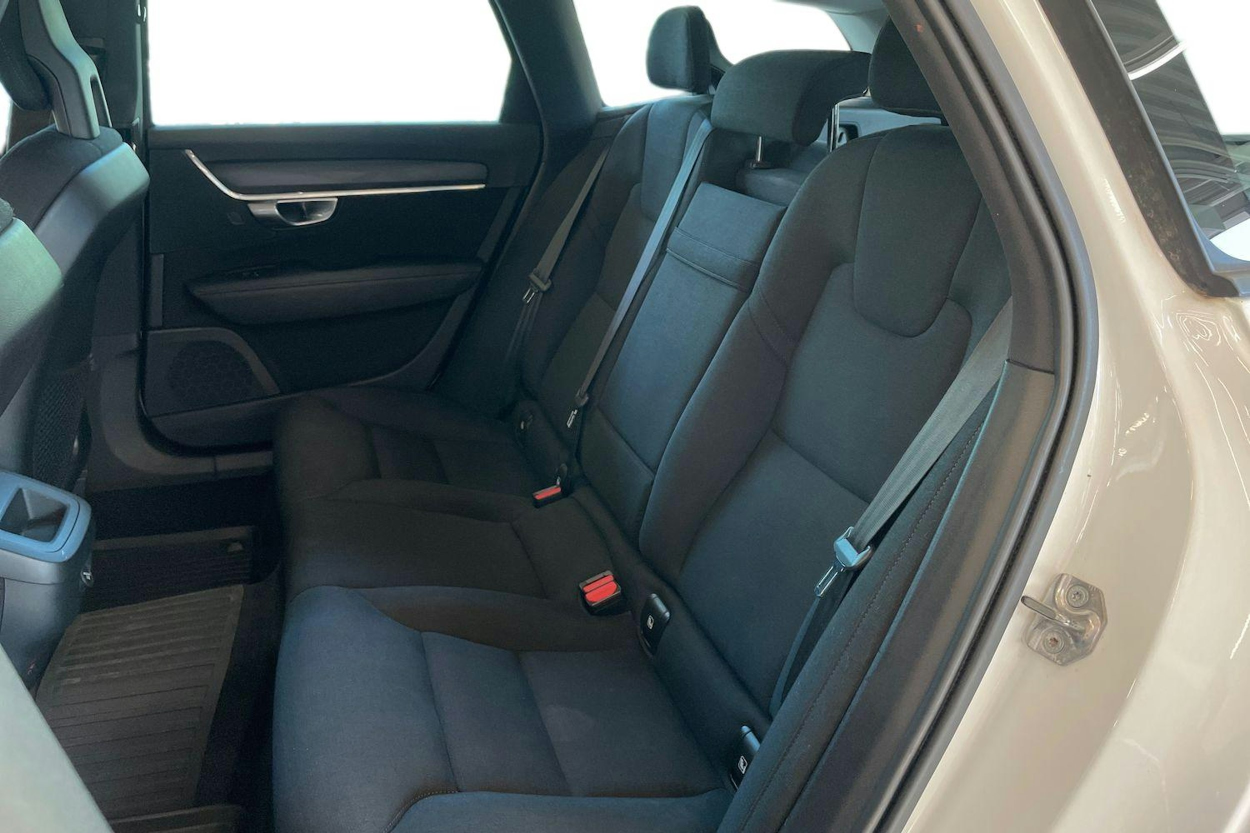 valkoinen Volvo V90 2017 kuva 10.
