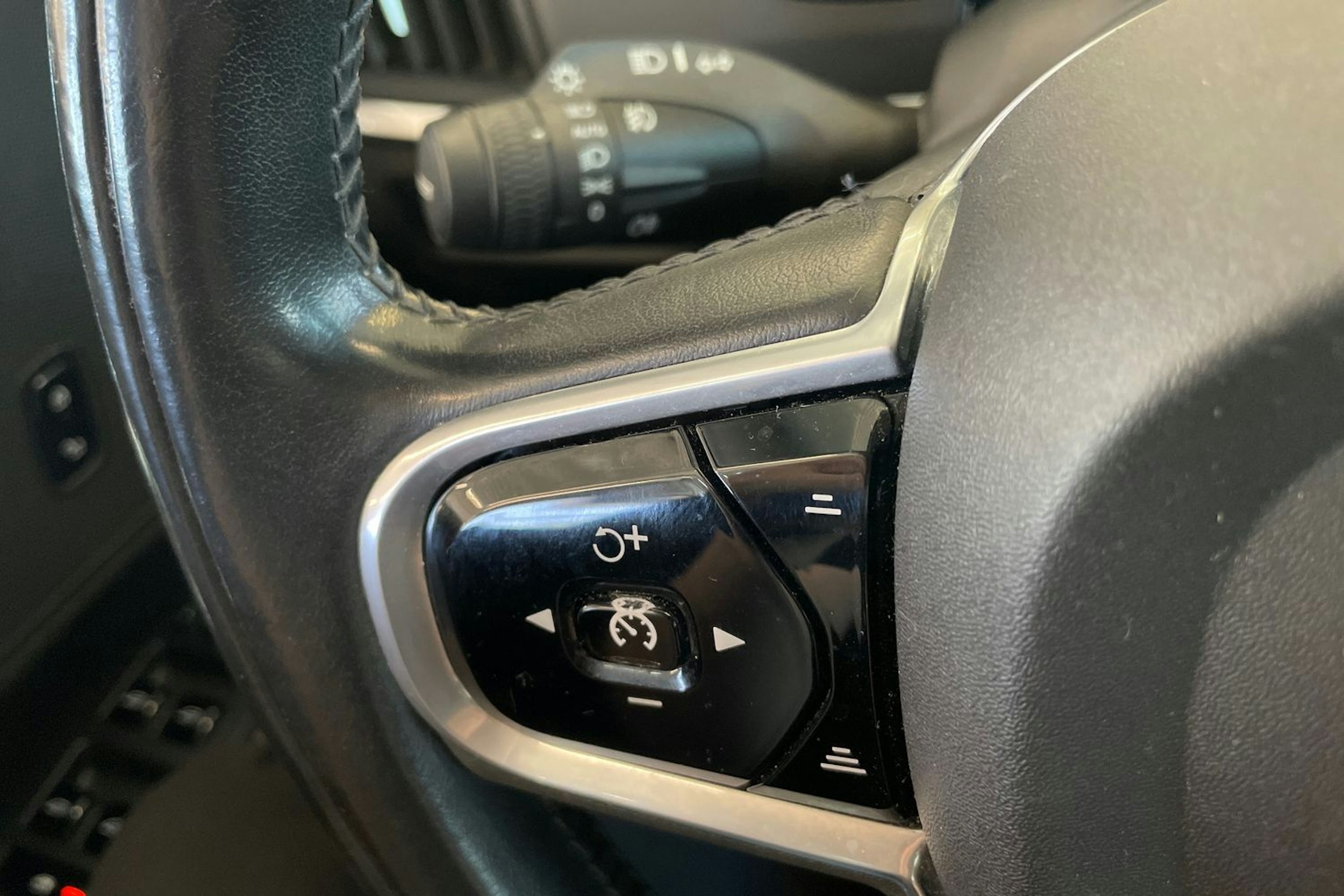 valkoinen Volvo V90 2017 kuva 17.