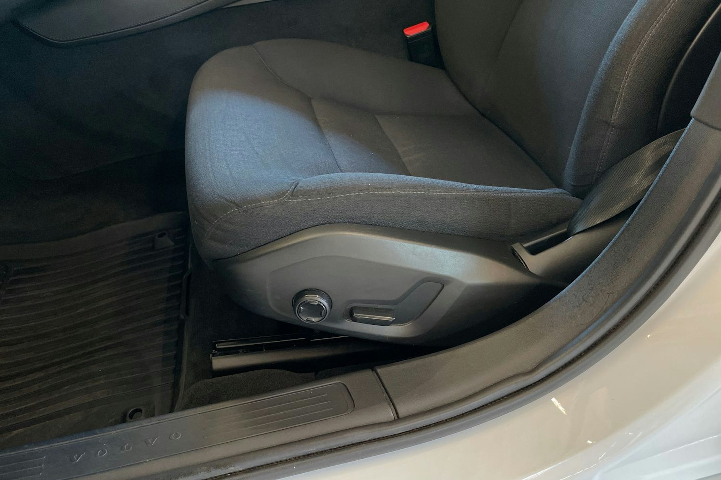 valkoinen Volvo V90 2017 kuva 23.