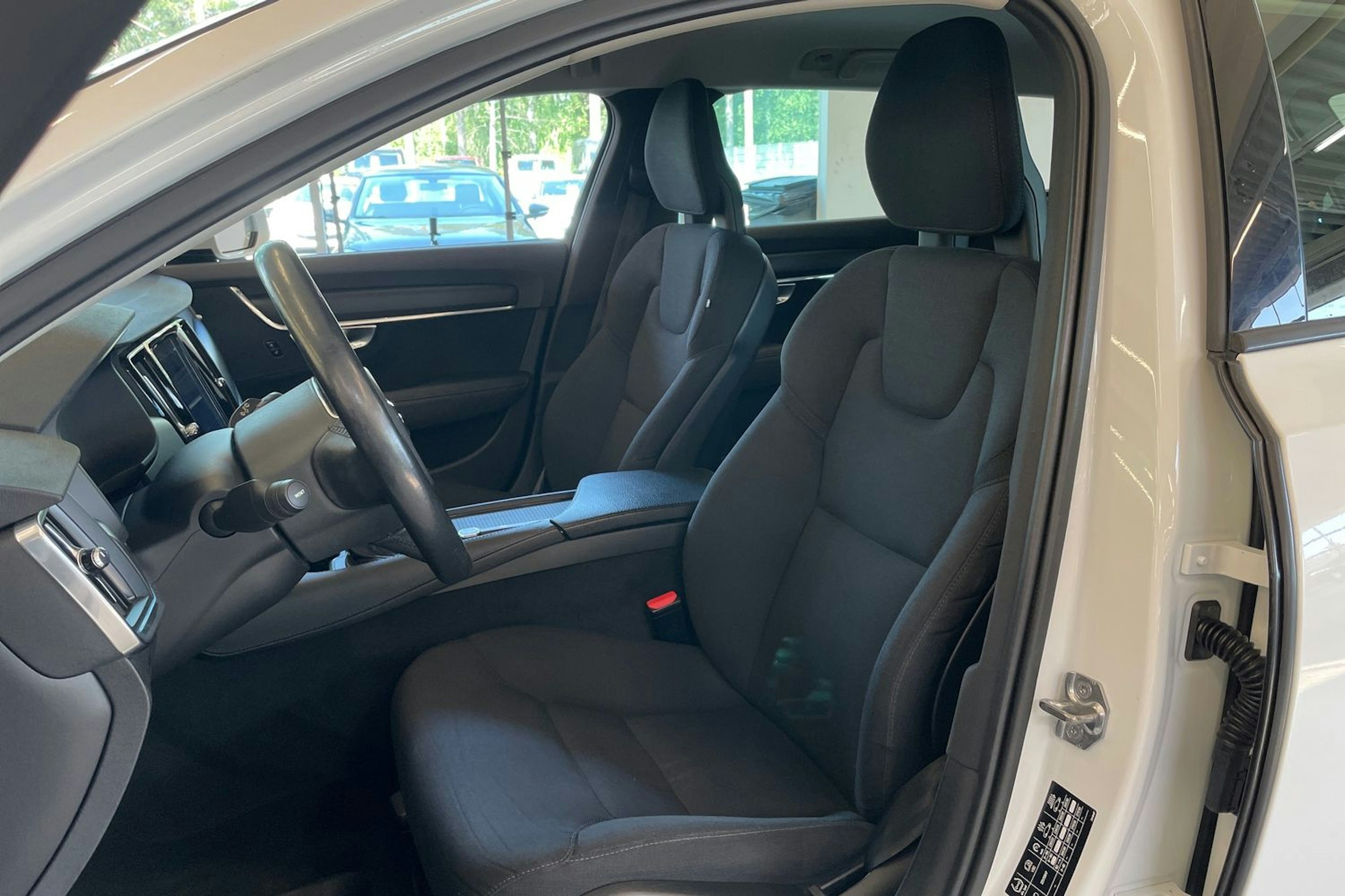 valkoinen Volvo V90 2017 kuva 24.